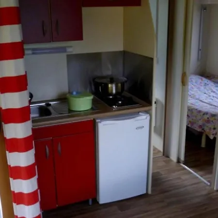 Confortable 4 Pers Avec Terrasse - Api-1-52-1139 Kamp alanı