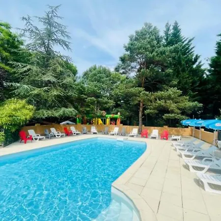 Campsite Confortable 4 Pers Avec Terrasse - Api-1-52-1139 *