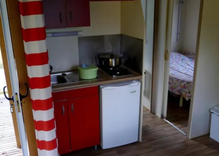 Confortable 4 Pers Avec Terrasse - Api-1-52-1139 אתר קמפינג